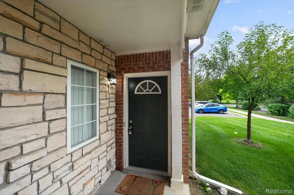 54851 Marissa Way #71, Shelby Charter Township, MI 48316