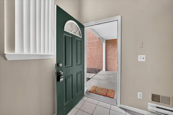 54851 Marissa Way #71, Shelby Charter Township, MI 48316