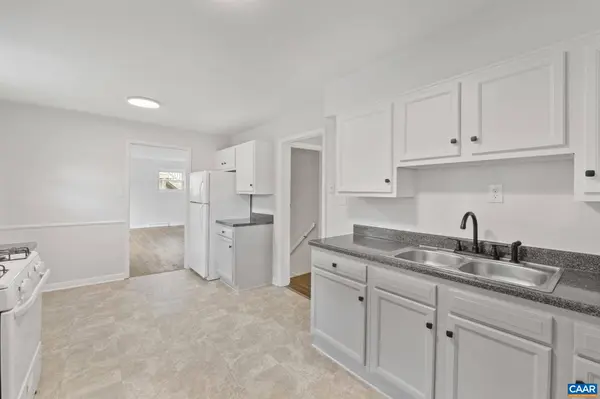 2552 WOODLAND DR, Charlottesville, VA 22903