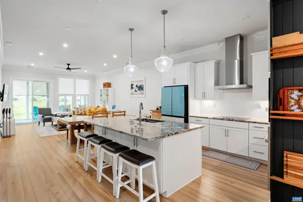 821 HEATHFIELD LN, Crozet, VA 22932