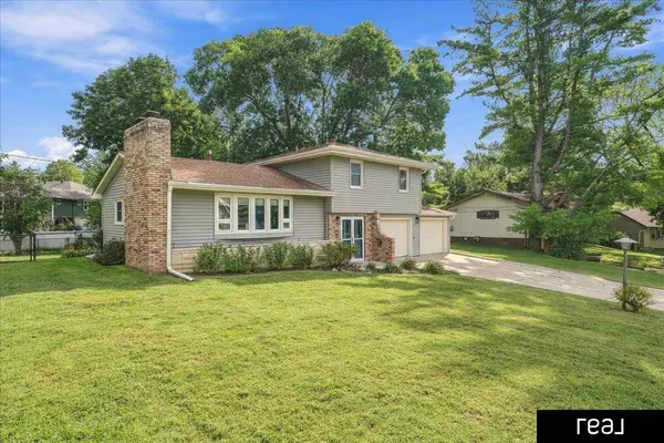 201 Lorraine DR, Bellevue, NE 68005