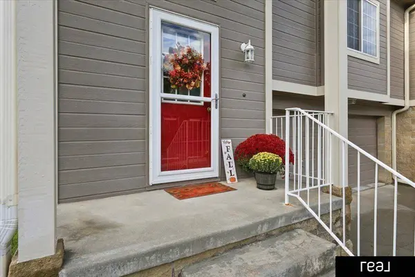 1004 Edward ST, Papillion, NE 68046
