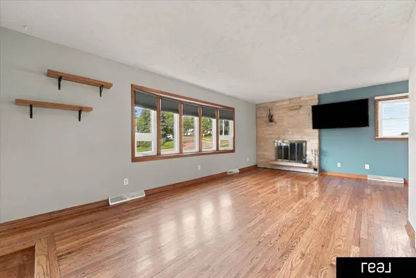 201 Lorraine DR, Bellevue, NE 68005