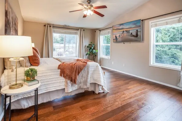 271 Basswood Dr, Silver Lake, WA 98645-9812