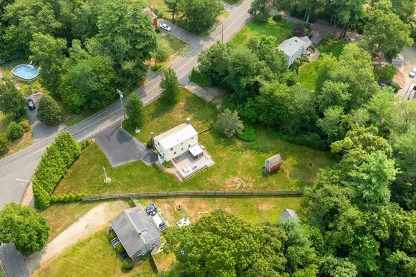 7 Pelham St, Pembroke, MA 02359