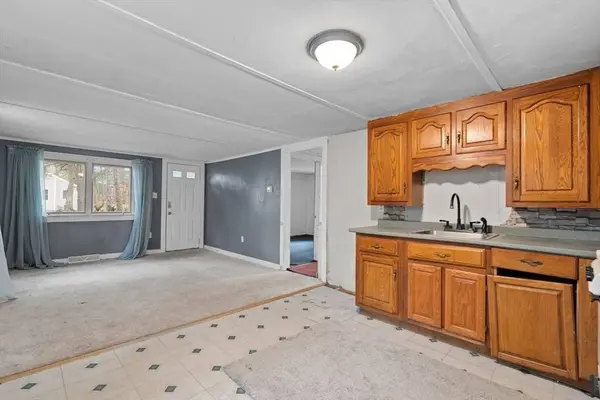 6 Cardinal Ave, Wareham, MA 02538