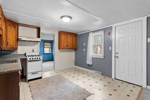 6 Cardinal Ave, Wareham, MA 02538