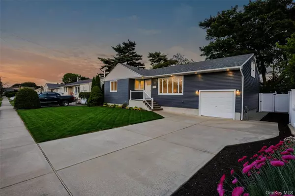 24 Hazel AVE, Farmingdale, NY 11735