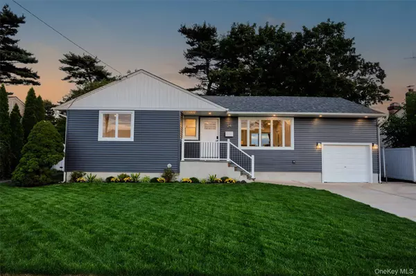 24 Hazel AVE, Farmingdale, NY 11735