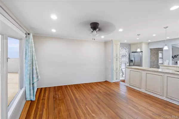 85 Todd RD, Valley Stream, NY 11580