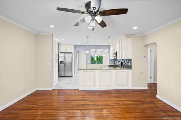 85 Todd RD, Valley Stream, NY 11580