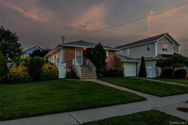 2470 Horace CT, Bellmore, NY 11710