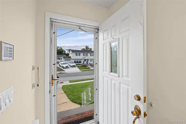 2470 Horace CT, Bellmore, NY 11710