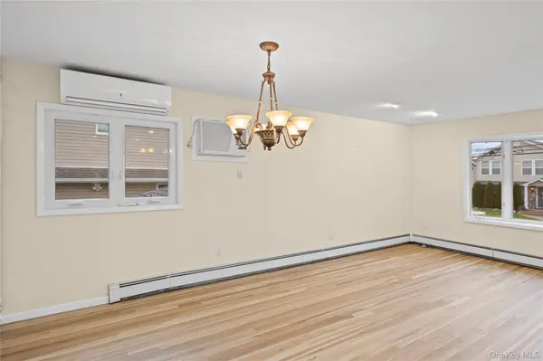 2470 Horace CT, Bellmore, NY 11710