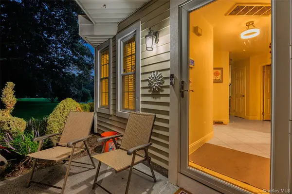 1 Pidgeon CT, Manorville, NY 11949