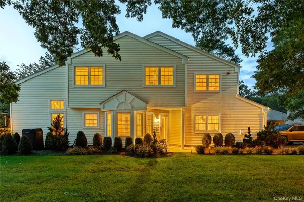 1 Pidgeon CT, Manorville, NY 11949