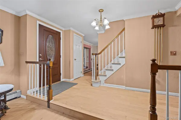 21 Nottingham CT, Nesconset, NY 11767