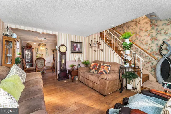 328 COOPER AVE, Oaklyn, NJ 08107