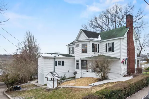 90 Grand Avenue, Beattyville, KY 41311