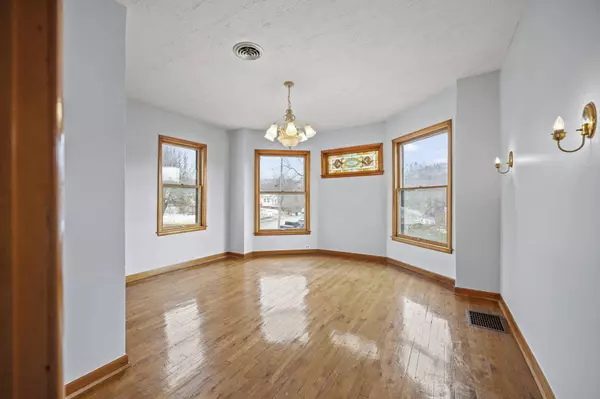 90 Grand Avenue, Beattyville, KY 41311