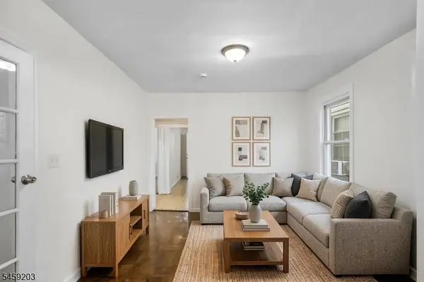 27 Triton Ter, Newark City, NJ 07104