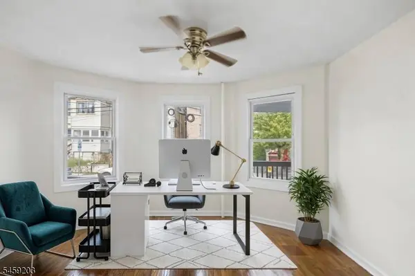 27 Triton Ter, Newark City, NJ 07104