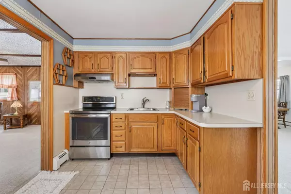 Newark, NJ 07108-2717,220 Elizabeth Ave