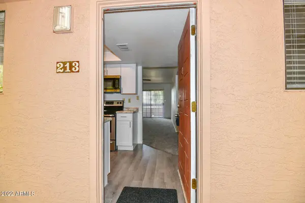 3131 W COCHISE Drive #213, Phoenix, AZ 85051
