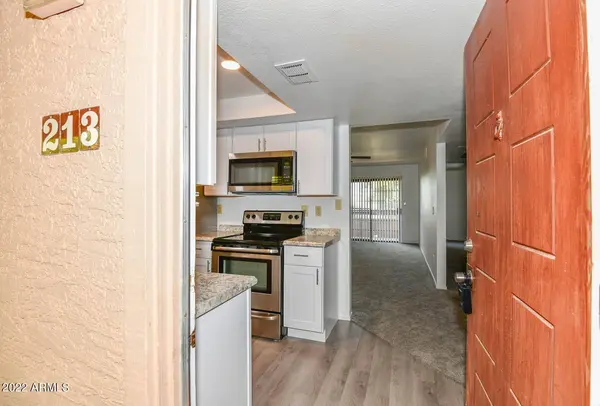 3131 W COCHISE Drive #213, Phoenix, AZ 85051