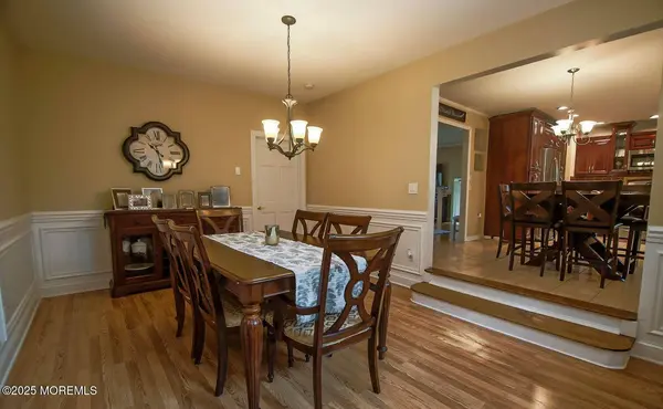 35 Birmingham Drive, Manalapan, NJ 07726