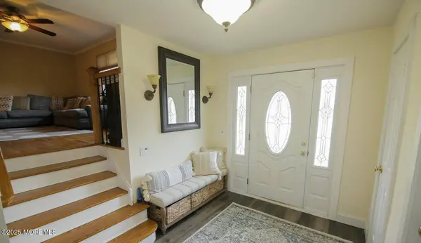 35 Birmingham Drive, Manalapan, NJ 07726