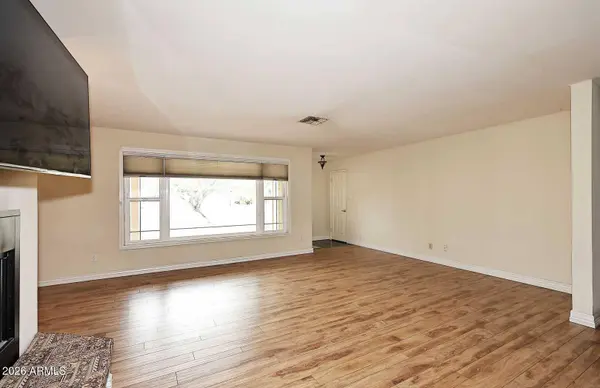 4425 E WELDON Avenue, Phoenix, AZ 85018