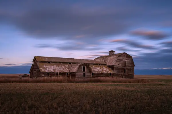 Selling Farmland in Alberta Guide