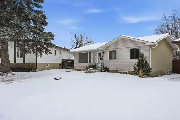 67 Margate PL NE, Calgary, AB T2A3E4