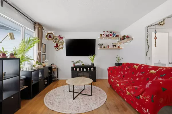 67 Margate PL NE, Calgary, AB T2A3E4