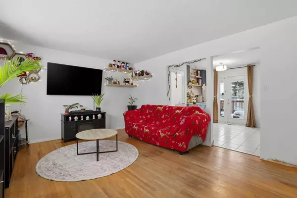 67 Margate PL NE, Calgary, AB T2A3E4