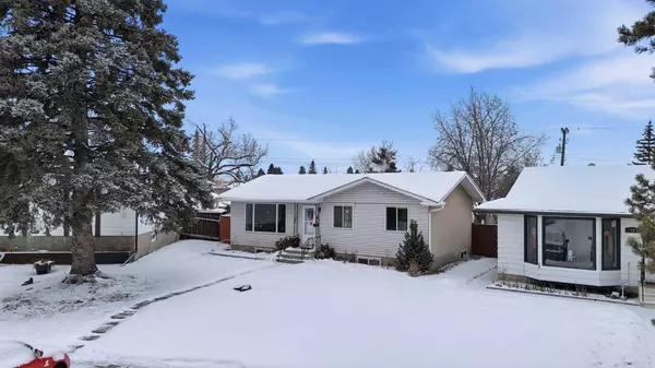 67 Margate PL NE, Calgary, AB T2A3E4