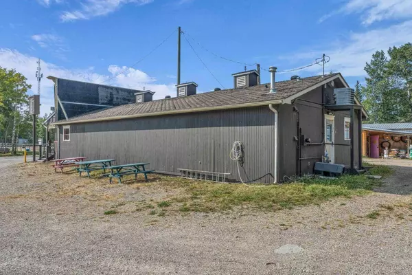 5204 579 Highway, Rural Mountain View County, AB T0M 2E0