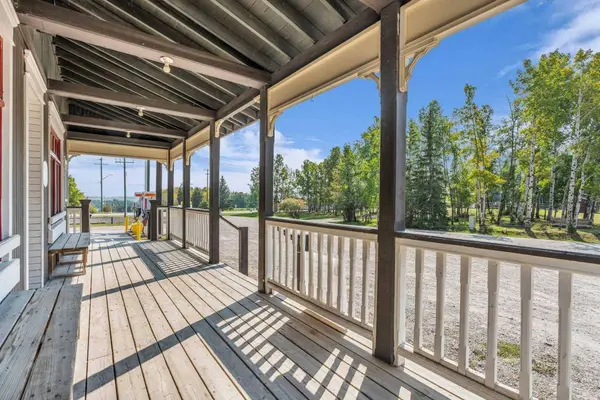 5204 579 Highway W, Rural Mountain View County, AB T0M2E0
