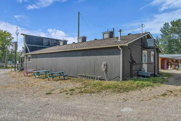 5204 579 Highway W, Rural Mountain View County, AB T0M2E0