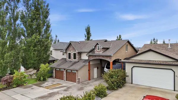 6204 58 ST, Olds, AB T4H 1V3