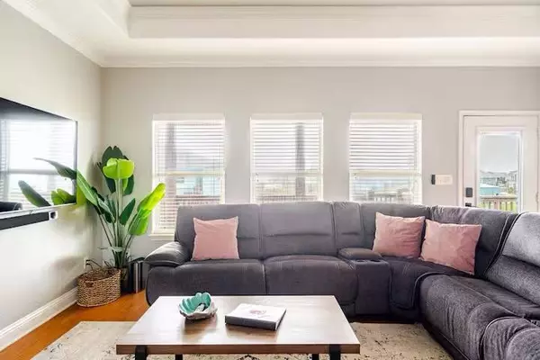 818 Johnson Crawford ci, Port Bolivar, TX 77650