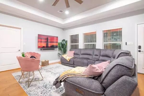 818 Johnson Crawford ci, Port Bolivar, TX 77650