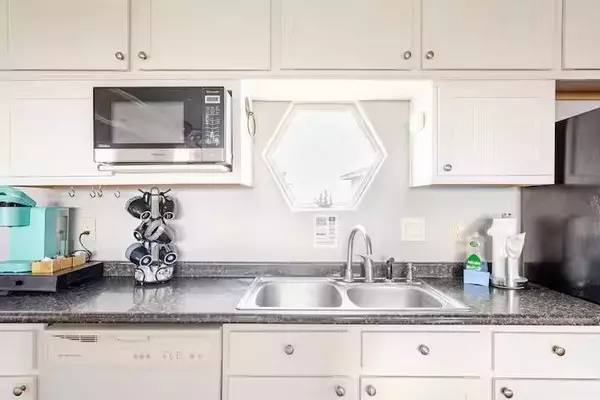 818 Johnson Crawford ci, Port Bolivar, TX 77650