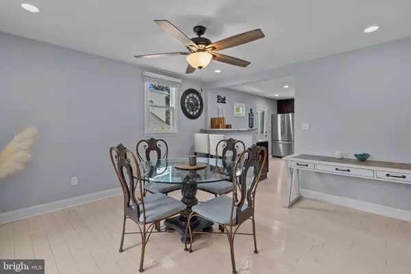 2715 IVY LN, Glenside, PA 19038