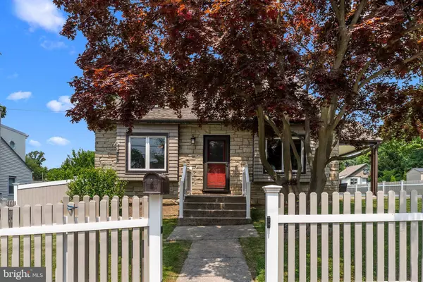 2715 IVY LN, Glenside, PA 19038