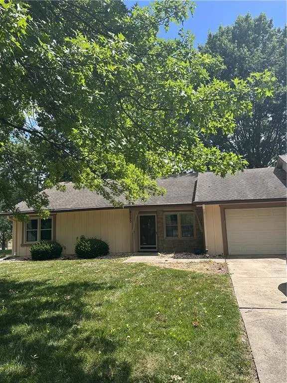 8203 E 188th TER, Belton, MO 64012