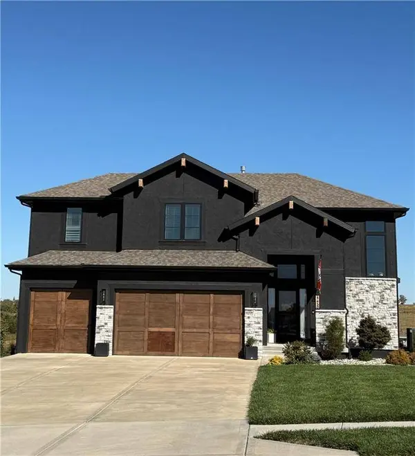 17950 NW 130th ST, Platte City, MO 64079