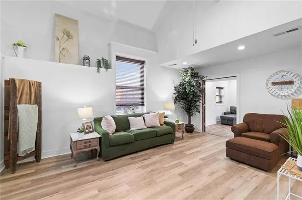 1205 SW South AVE, Blue Springs, MO 64015