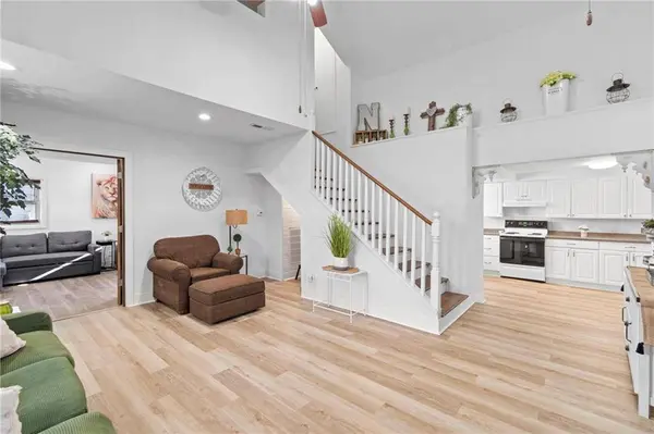 1205 SW South AVE, Blue Springs, MO 64015